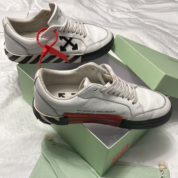 Off white Authentic shoes - Picture 3 of 7